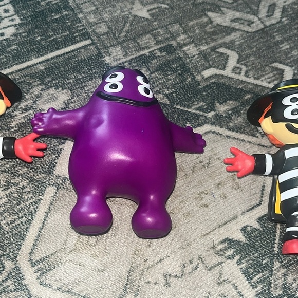 McDonald's Cactus Jack Purple and Black Action Figures Playset - Picture 3 of 6